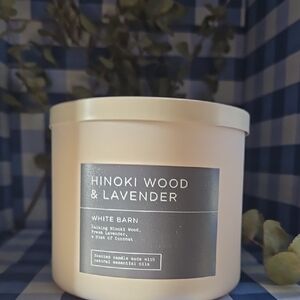 White Barn Hinoki Wood & Lavender Candle